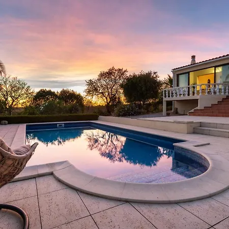 Privilege Casa Da Videira With Swimming Pool, Quelfes -