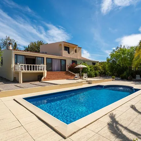 Privilege Casa Da Videira With Swimming Pool, Quelfes -