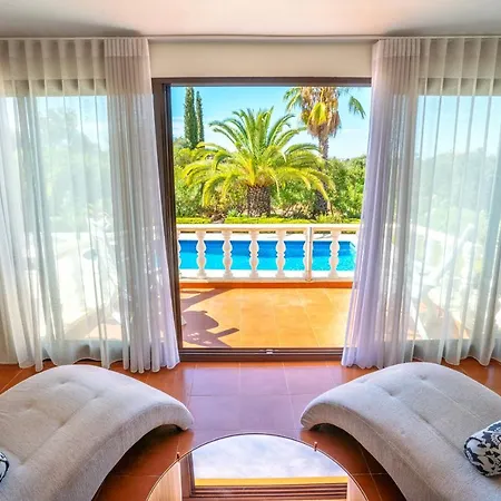 Privilege Casa Da Videira With Swimming Pool, Quelfes -