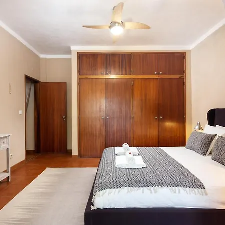Privilege Casa Da Videira With Swimming Pool, Quelfes - 别墅 奥良