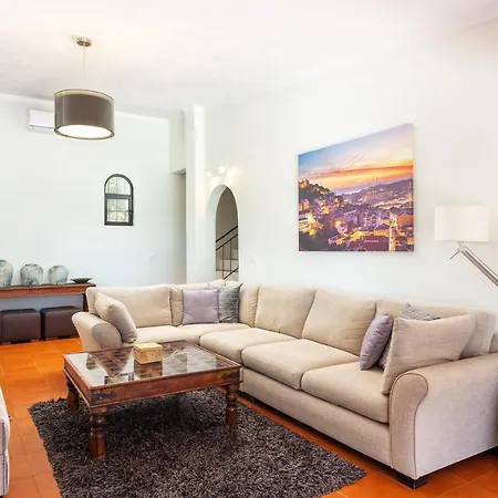 Privilege Casa Da Videira With Swimming Pool, Quelfes - *