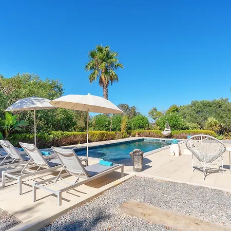 Privilege Casa Da Videira With Swimming Pool, Quelfes - 别墅