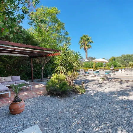 Privilege Casa Da Videira With Swimming Pool, Quelfes - 别墅 奥良