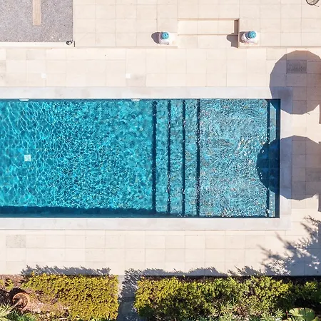 Privilege Casa Da Videira With Swimming Pool, Quelfes - *