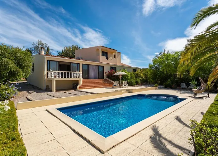 Privilege Casa Da Videira With Swimming Pool, Quelfes -
