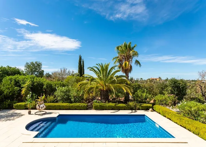 Privilege Casa Da Videira With Swimming Pool, Quelfes -