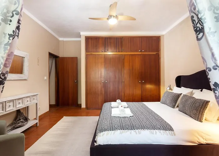 Privilege Casa Da Videira With Swimming Pool, Quelfes - Villa Olhão