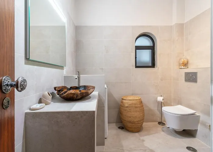 Privilege Casa Da Videira With Swimming Pool, Quelfes -