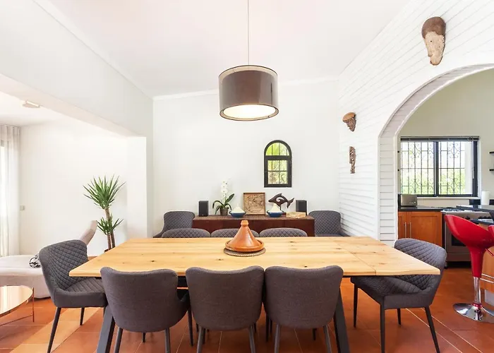 Willa Privilege Casa Da Videira With Swimming Pool, Quelfes -