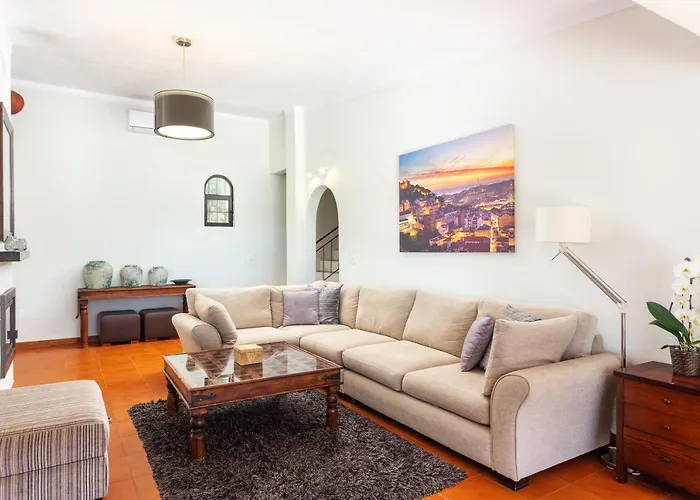 Privilege Casa Da Videira With Swimming Pool, Quelfes - *